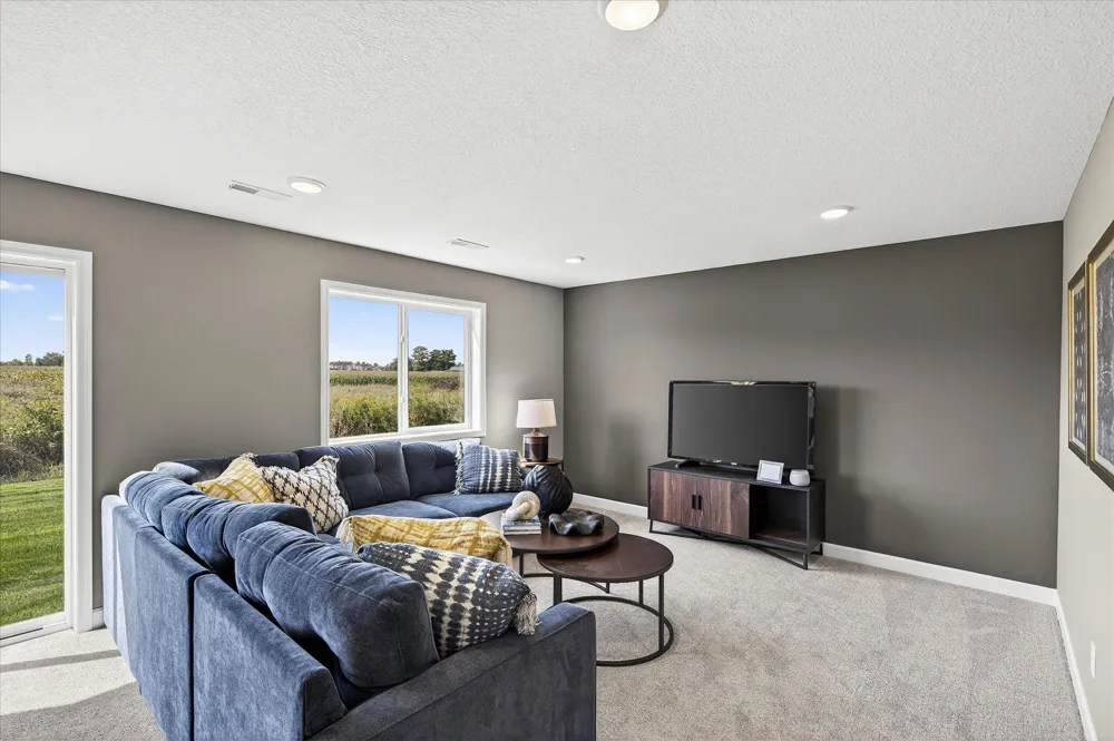 1422 Woods Road NE Isanti, MN 55040