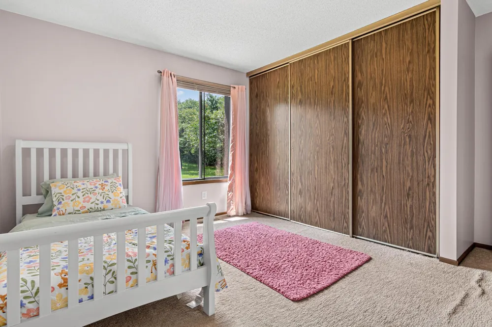 13401 Pepperwood Circle Minnetonka, MN 55305