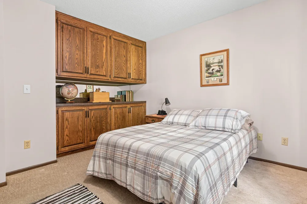 13401 Pepperwood Circle Minnetonka, MN 55305