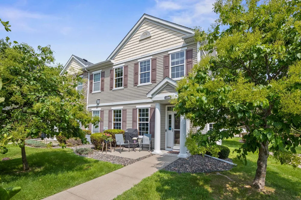 1246 Chateau Avenue #409 Maplewood, MN 55109