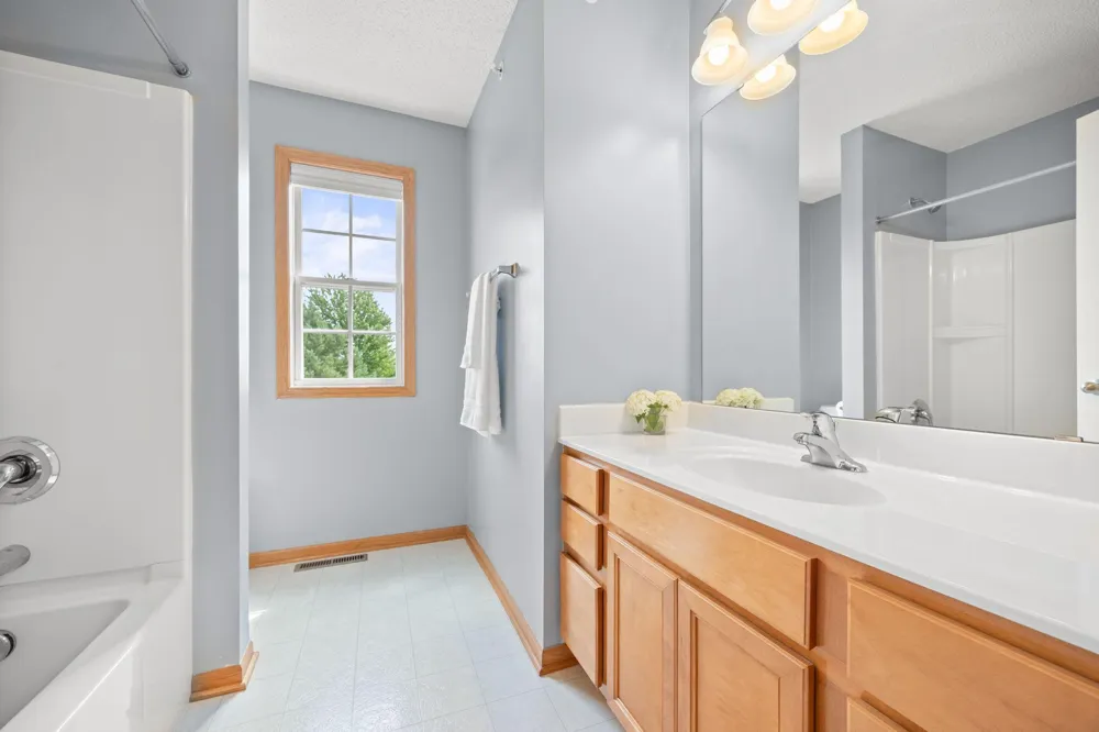 1246 Chateau Avenue #409 Maplewood, MN 55109