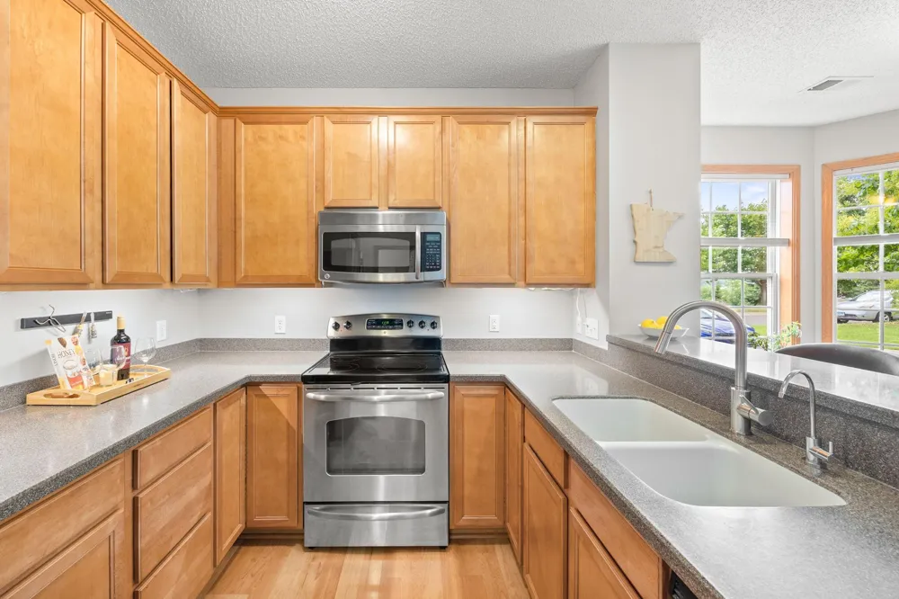 1246 Chateau Avenue #409 Maplewood, MN 55109