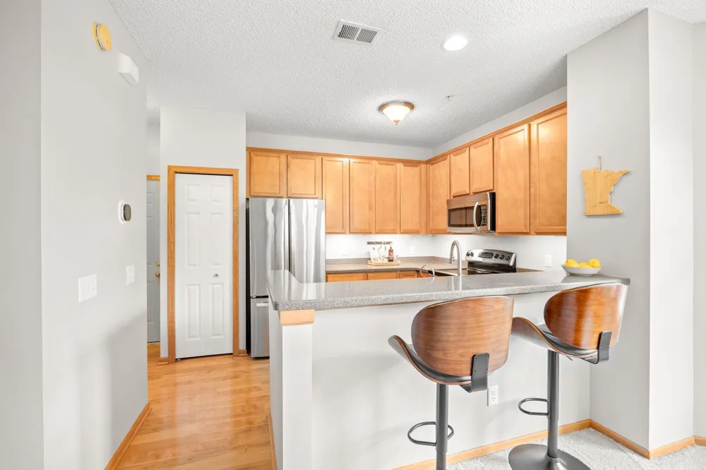 1246 Chateau Avenue #409 Maplewood, MN 55109