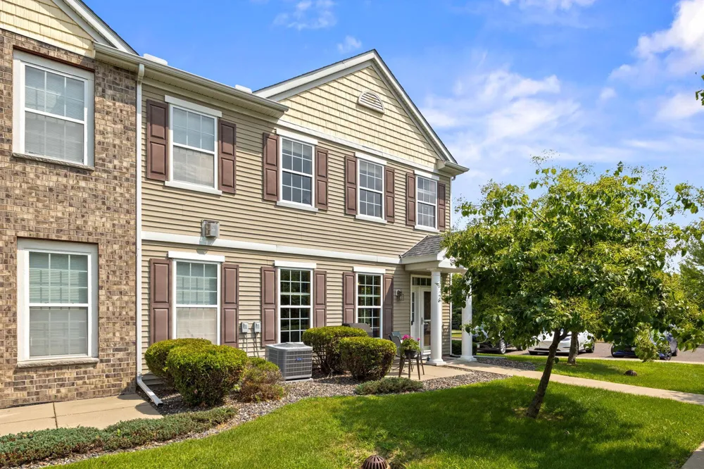 1246 Chateau Avenue #409 Maplewood, MN 55109