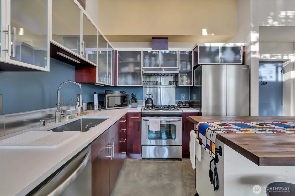 15100 6th Avenue SW #221 Burien, WA 98166