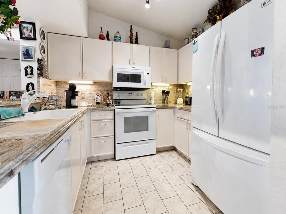 8294 KEY ROYAL CIRCLE #1631 Naples, FL 34119