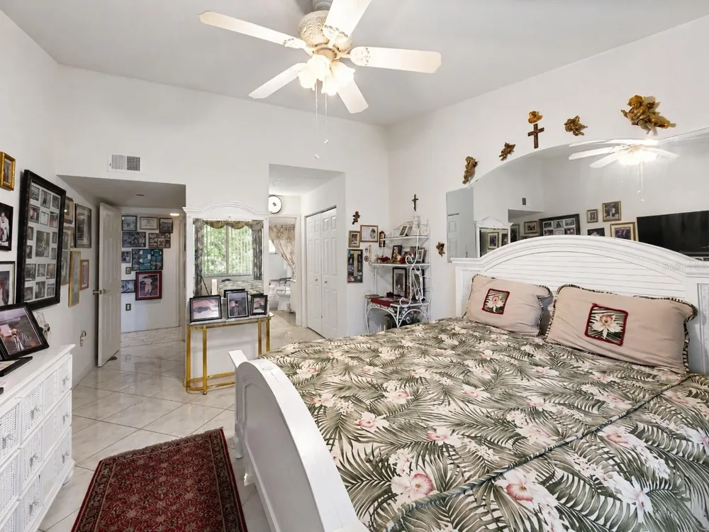 8294 KEY ROYAL CIRCLE #1631 Naples, FL 34119