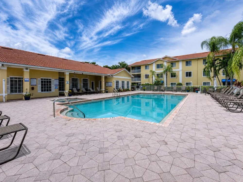 8294 KEY ROYAL CIRCLE #1631 Naples, FL 34119
