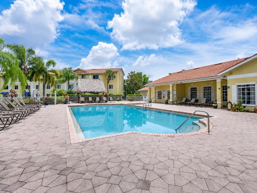 8294 KEY ROYAL CIRCLE #1631 Naples, FL 34119