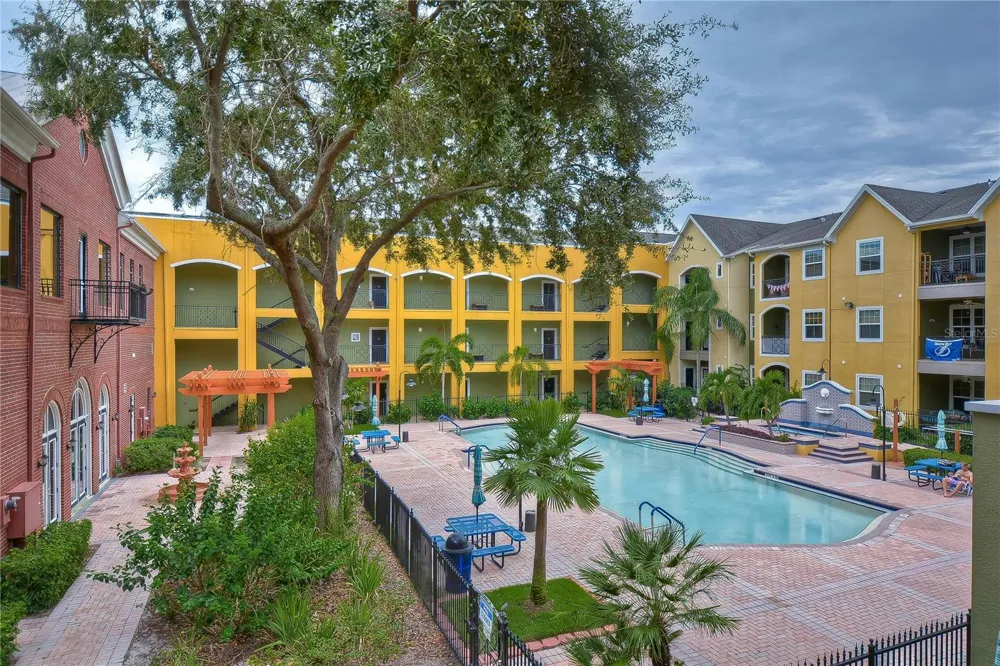 2010 E PALM AVENUE #15202 Tampa, FL 33605