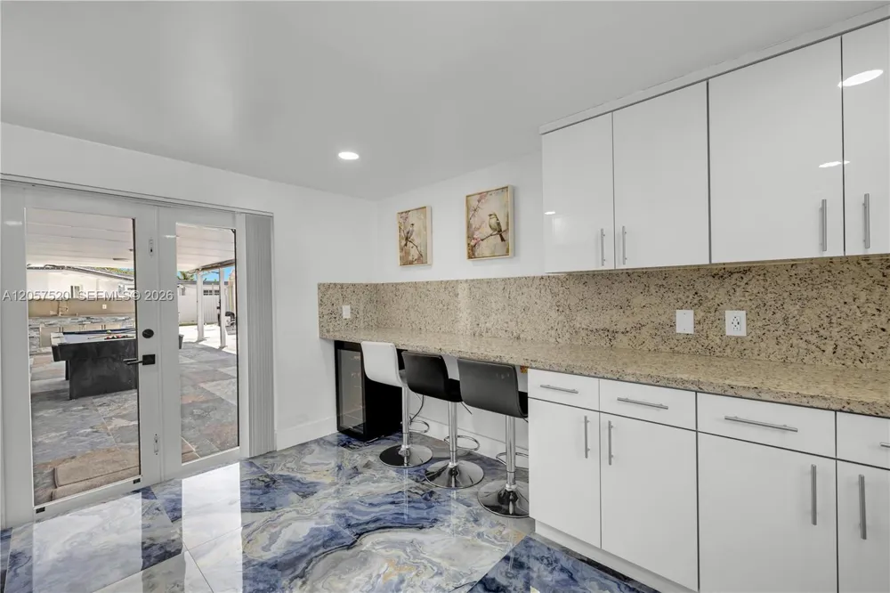 10350 SW 48th St #A Miami, FL 33165