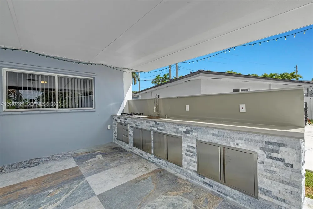 10350 SW 48th St #A Miami, FL 33165