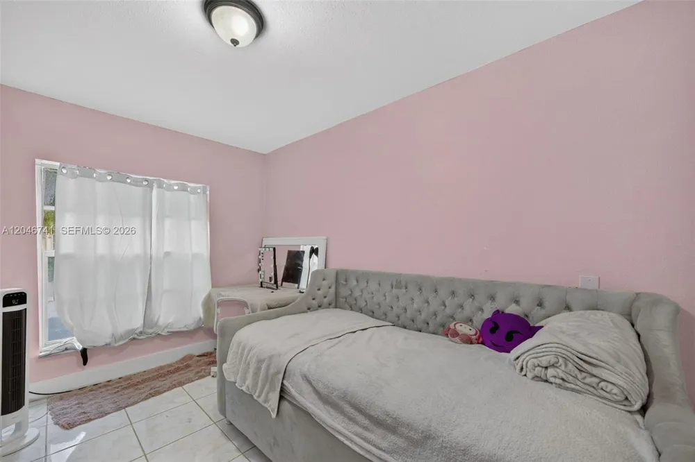 738 SW 7th Ter Florida City, FL 33034