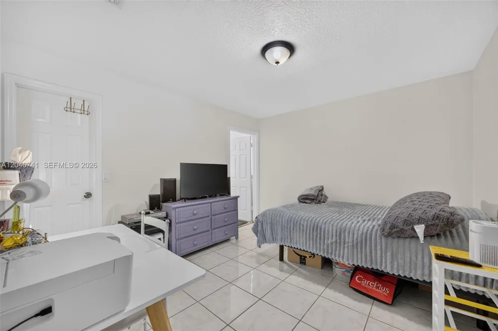 738 SW 7th Ter Florida City, FL 33034