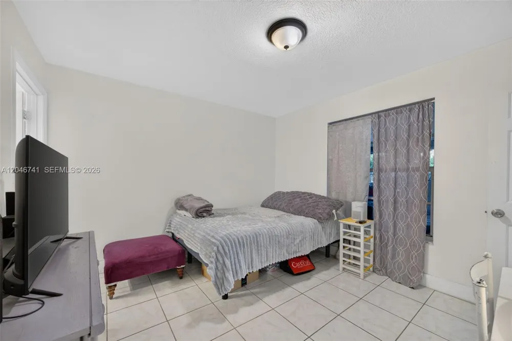 738 SW 7th Ter Florida City, FL 33034