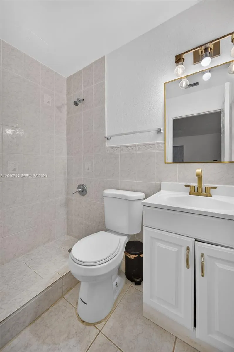 738 SW 7th Ter Florida City, FL 33034
