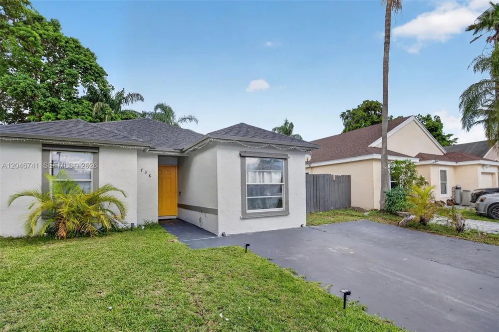 738 SW 7th Ter Florida City, FL 33034