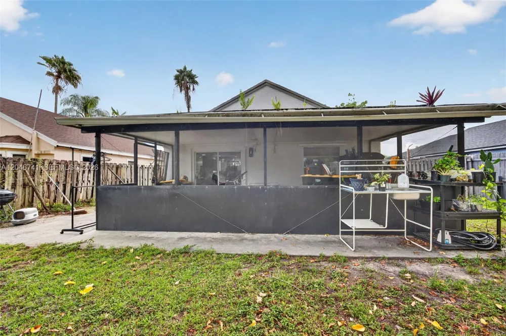 738 SW 7th Ter Florida City, FL 33034
