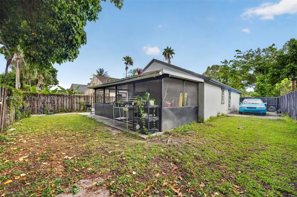 738 SW 7th Ter Florida City, FL 33034