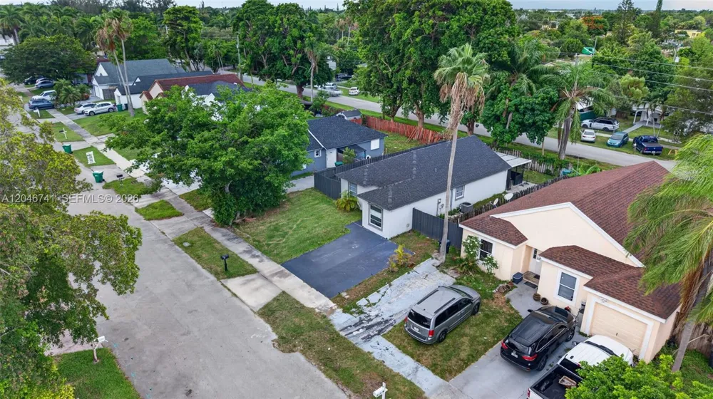 738 SW 7th Ter Florida City, FL 33034