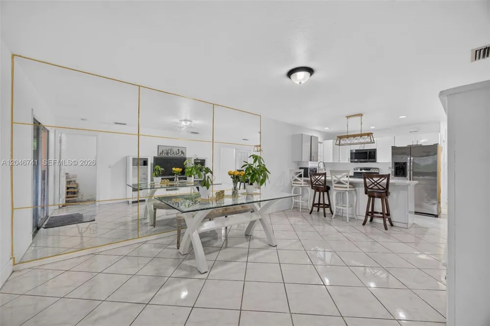 738 SW 7th Ter Florida City, FL 33034