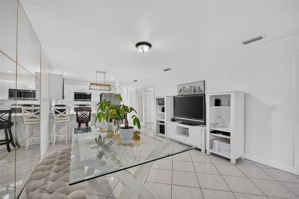 738 SW 7th Ter Florida City, FL 33034