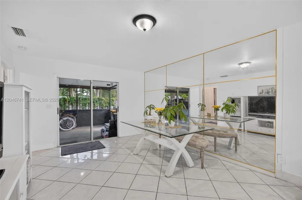 738 SW 7th Ter Florida City, FL 33034