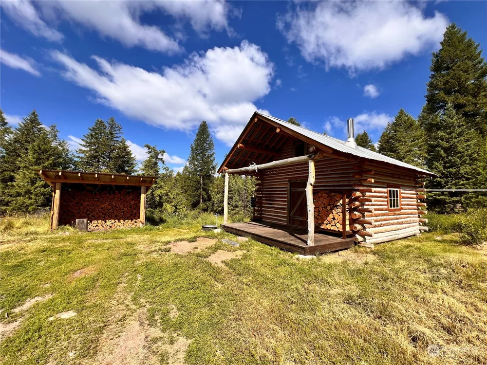 177 First Creek Road Curlew, WA 99118