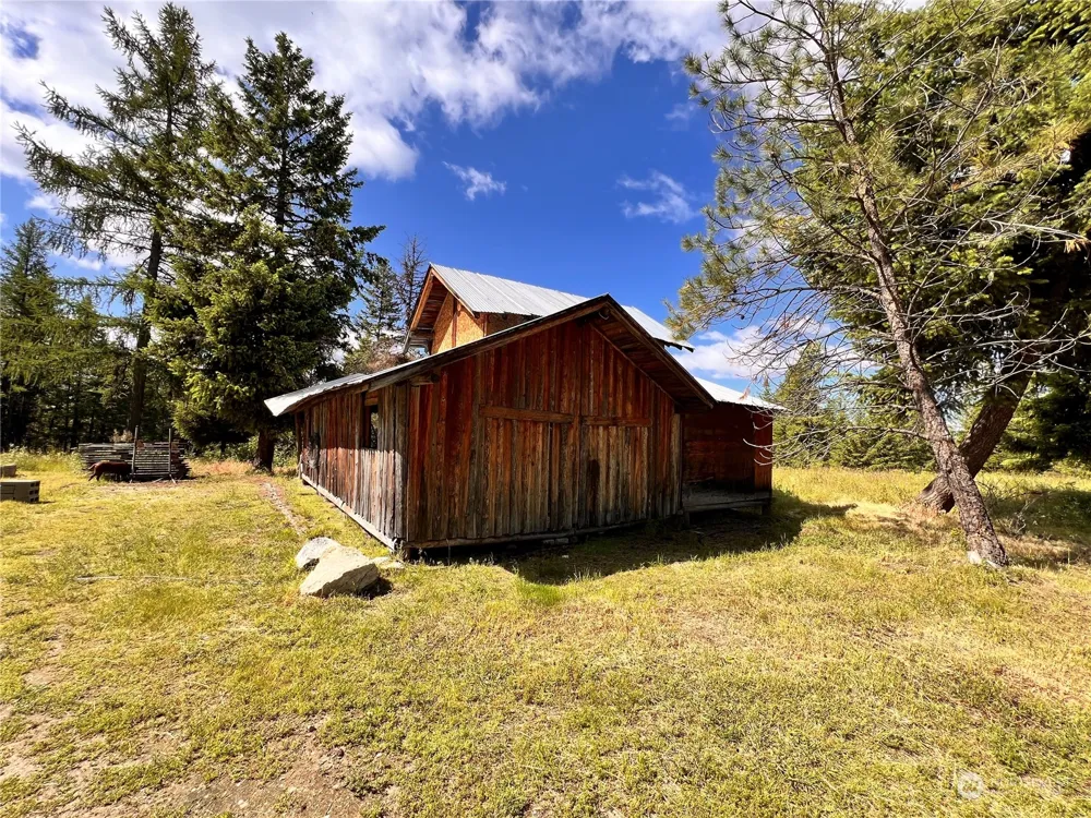 177 First Creek Road Curlew, WA 99118