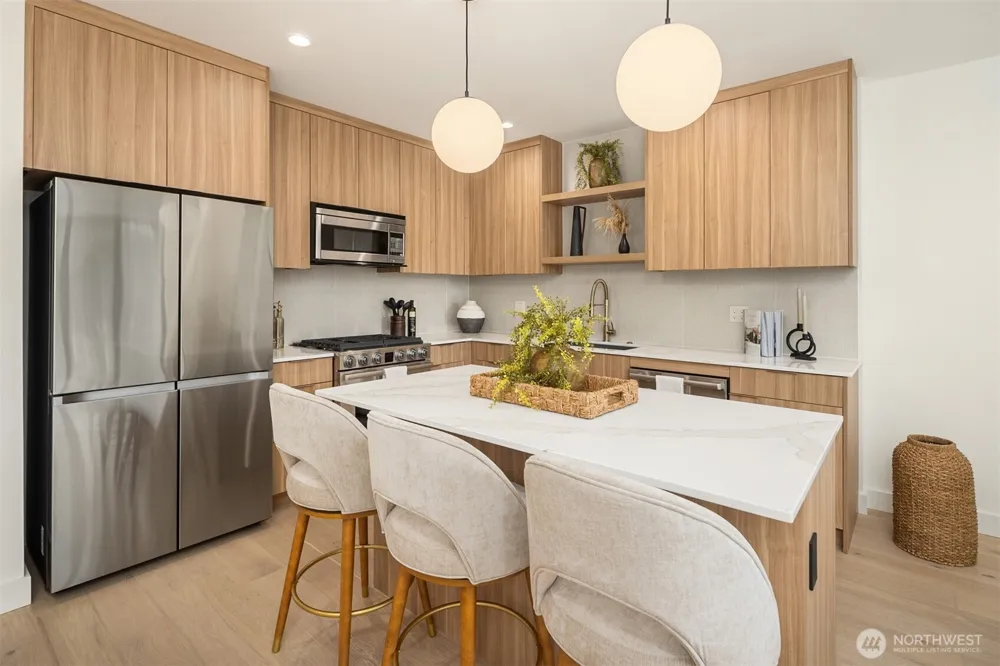 614 5th Avenue S #C108 Edmonds, WA 98020
