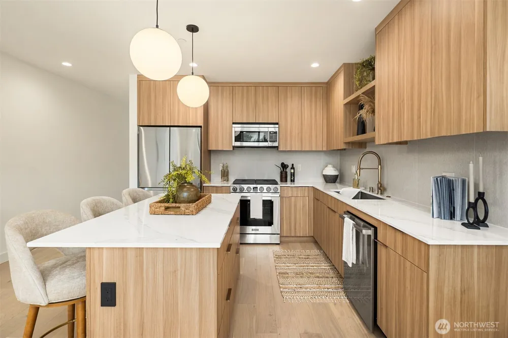 614 5th Avenue S #C108 Edmonds, WA 98020