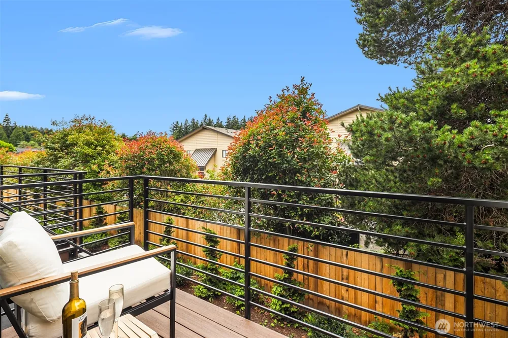 614 5th Avenue S #C108 Edmonds, WA 98020
