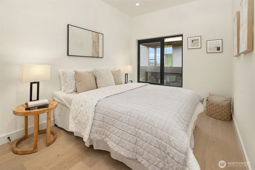 614 5th Avenue S #C108 Edmonds, WA 98020