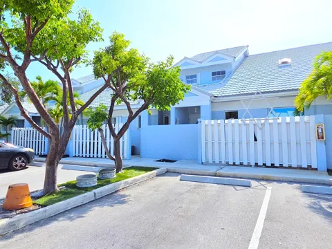 320 SE 2ND AVENUE #B4