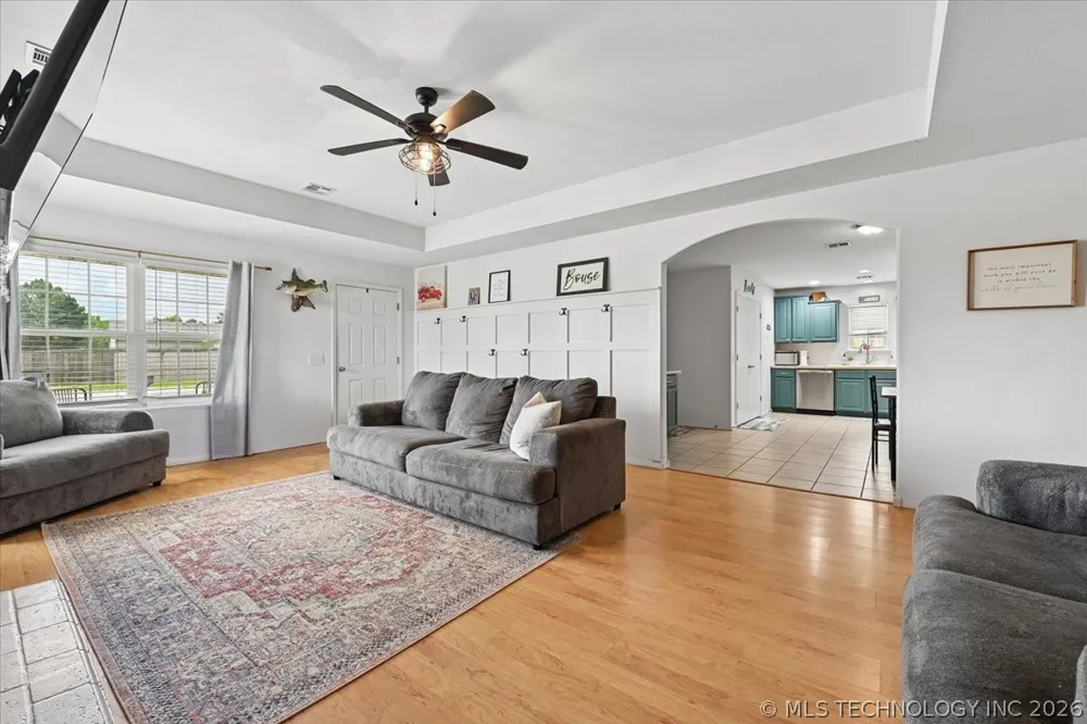 63 W Fairlane Drive Sapulpa, OK 74066