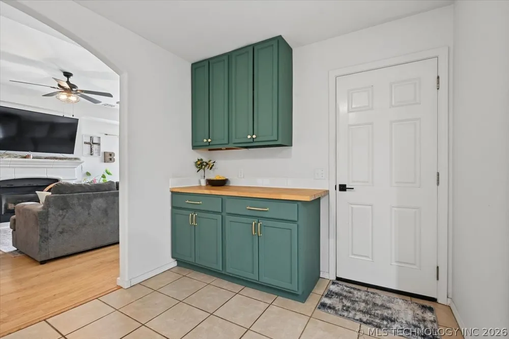 63 W Fairlane Drive Sapulpa, OK 74066