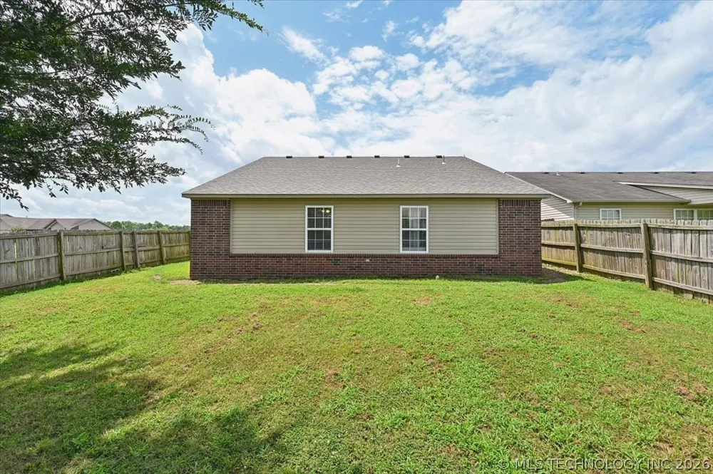 63 W Fairlane Drive Sapulpa, OK 74066