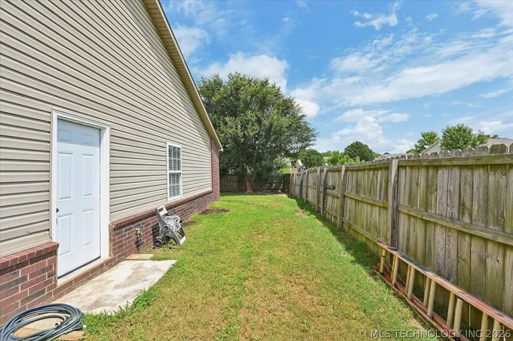 63 W Fairlane Drive Sapulpa, OK 74066