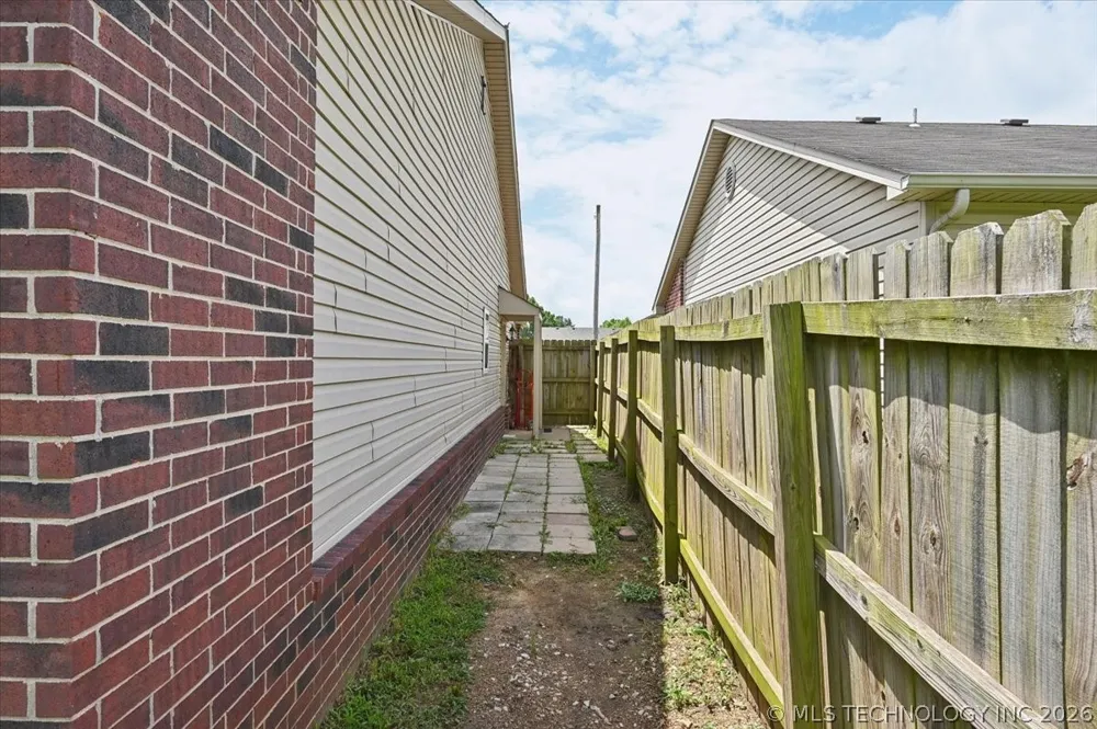 63 W Fairlane Drive Sapulpa, OK 74066