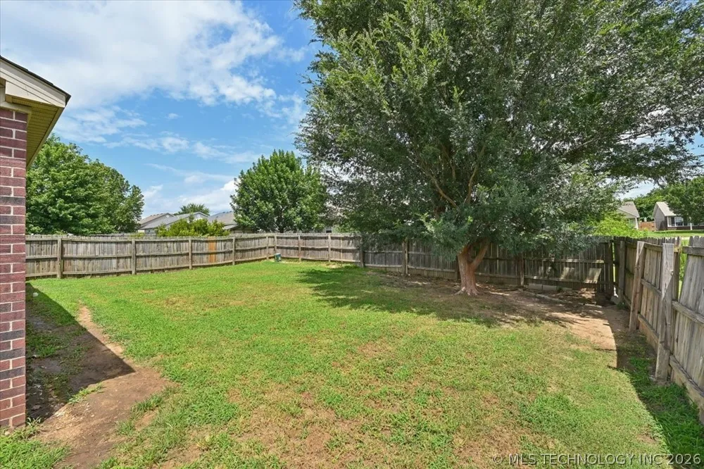 63 W Fairlane Drive Sapulpa, OK 74066