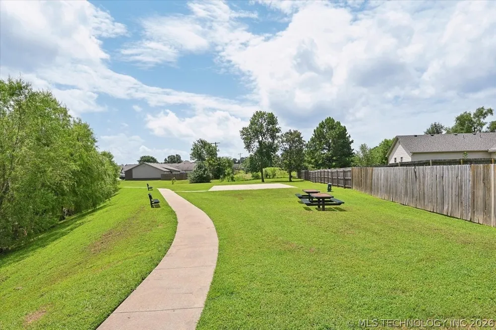 63 W Fairlane Drive Sapulpa, OK 74066