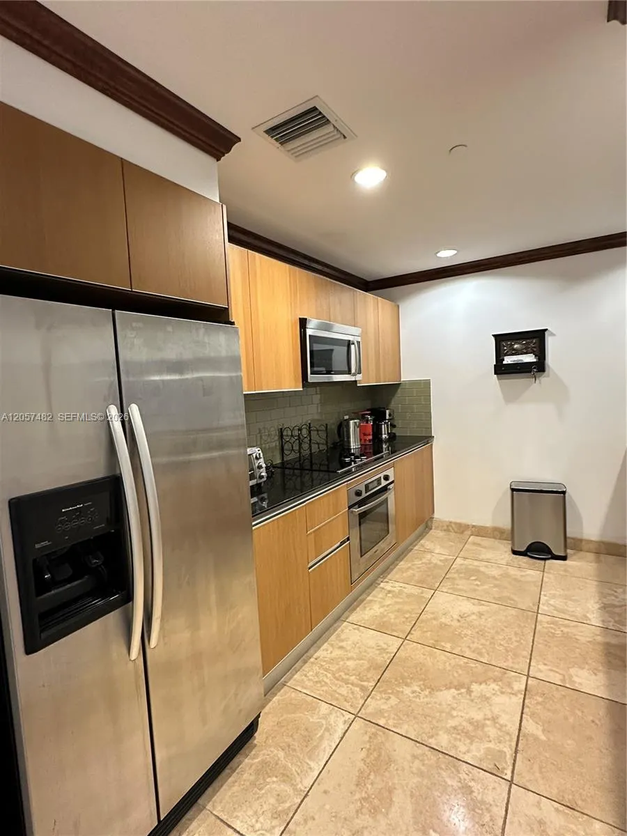 1060 E BRICKELL AV #3001 Miami, FL 33131