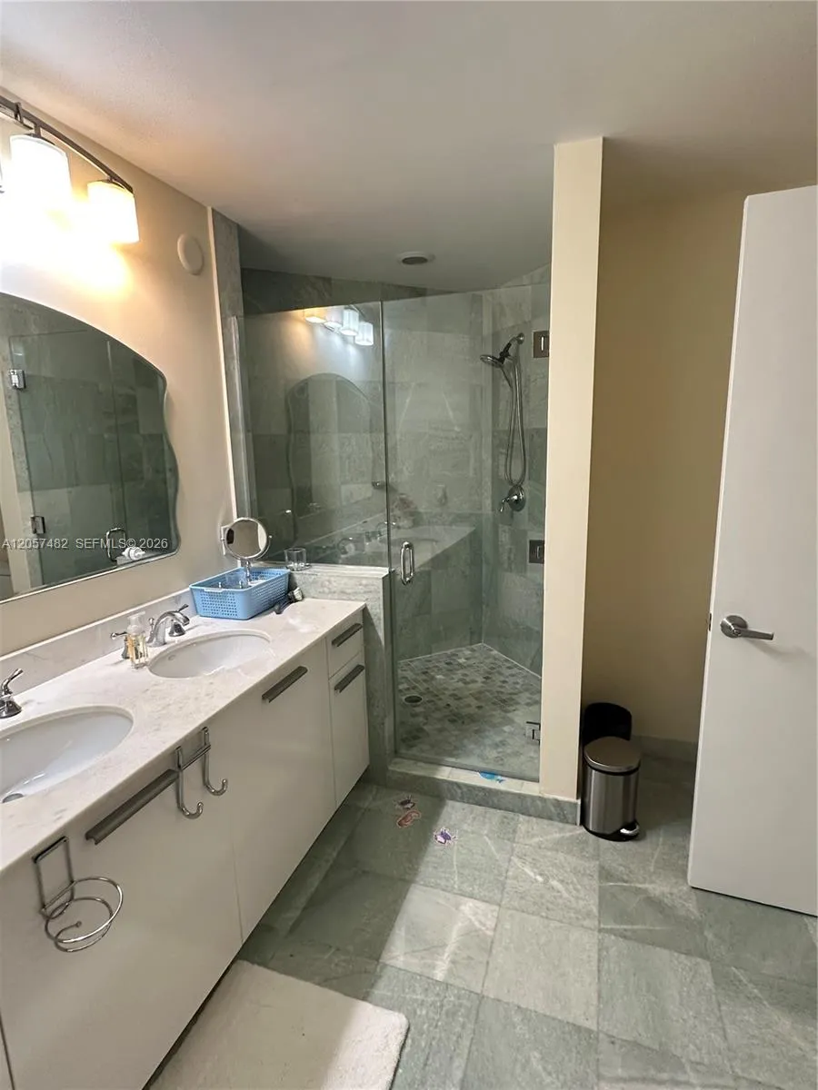 1060 E BRICKELL AV #3001 Miami, FL 33131