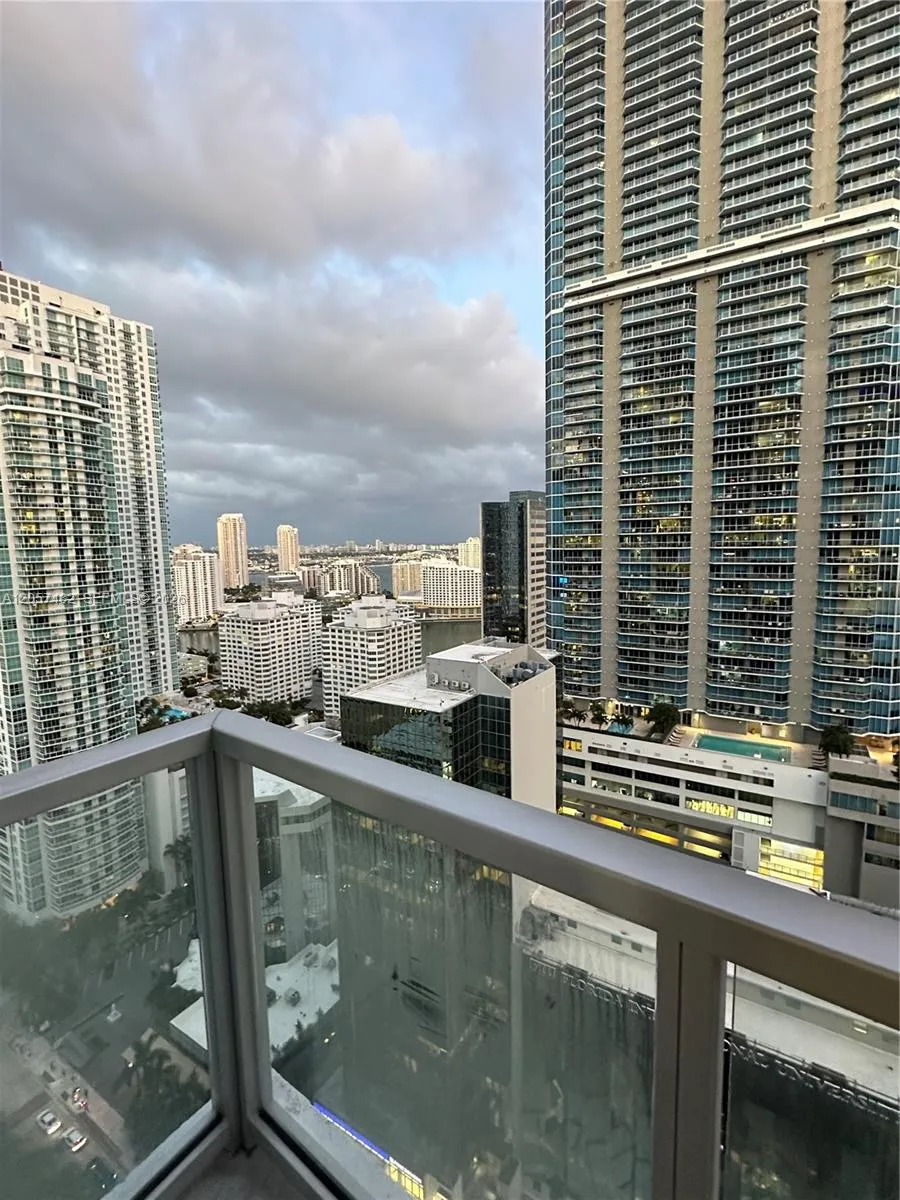 1060 E BRICKELL AV #3001 Miami, FL 33131
