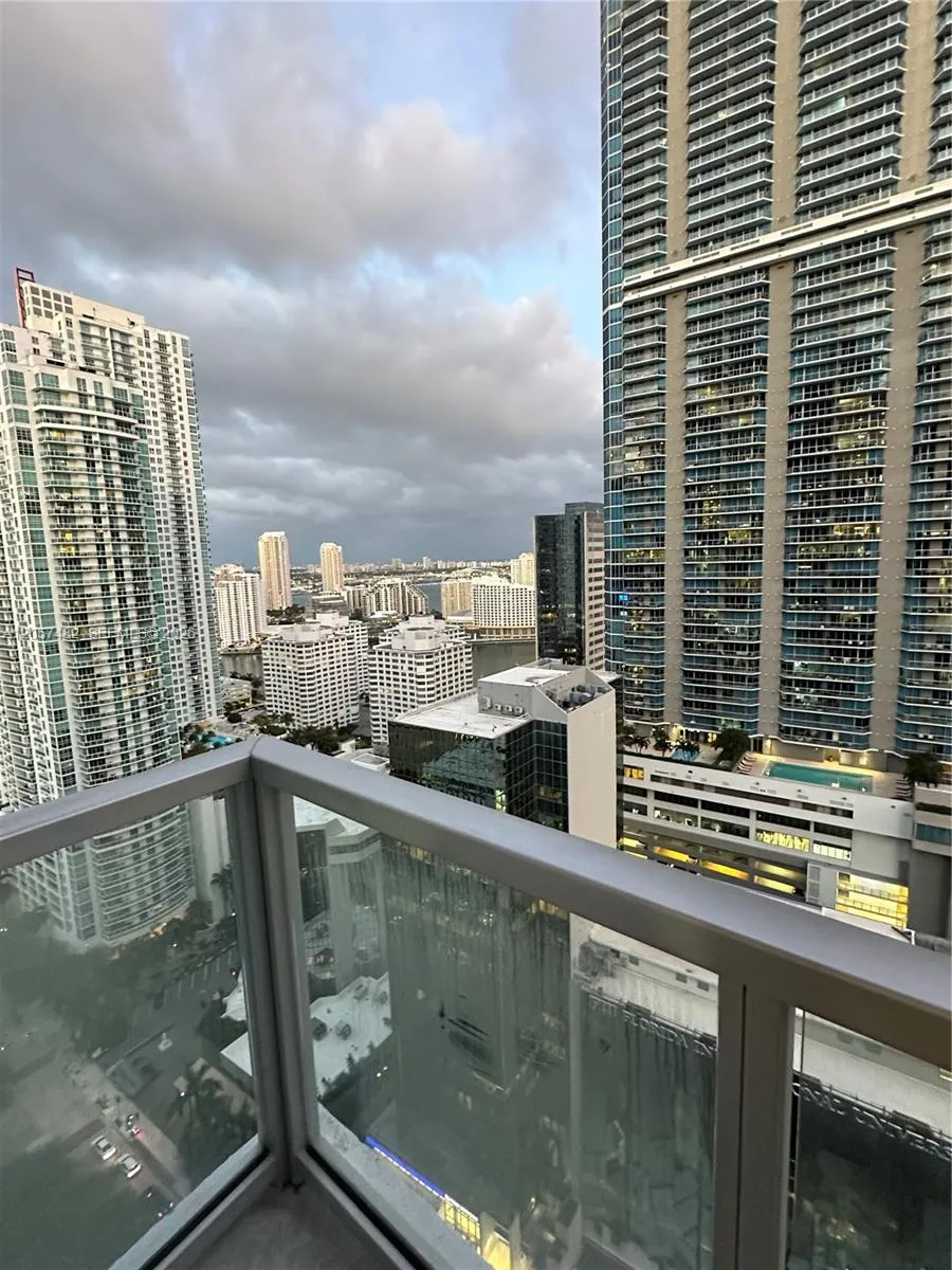 1060 E BRICKELL AV #3001 Miami, FL 33131