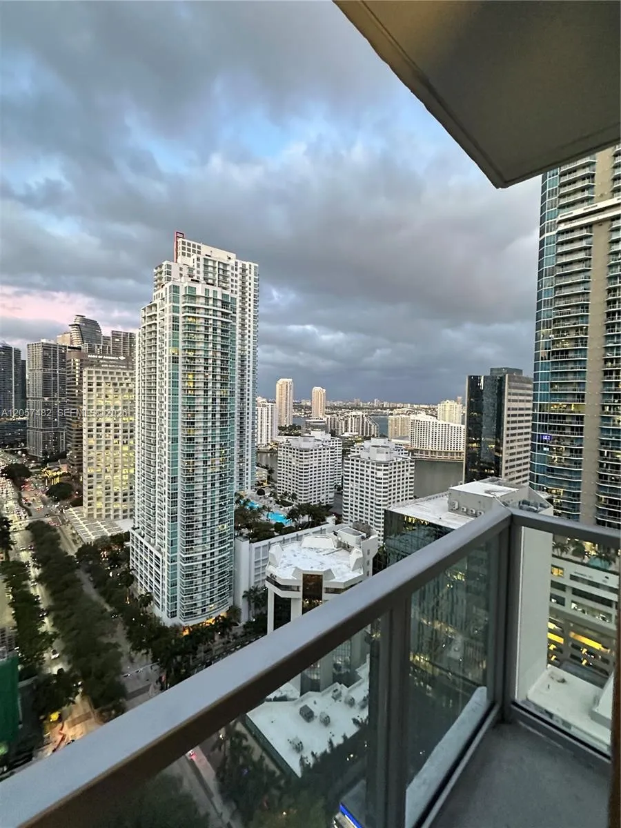 1060 E BRICKELL AV #3001 Miami, FL 33131