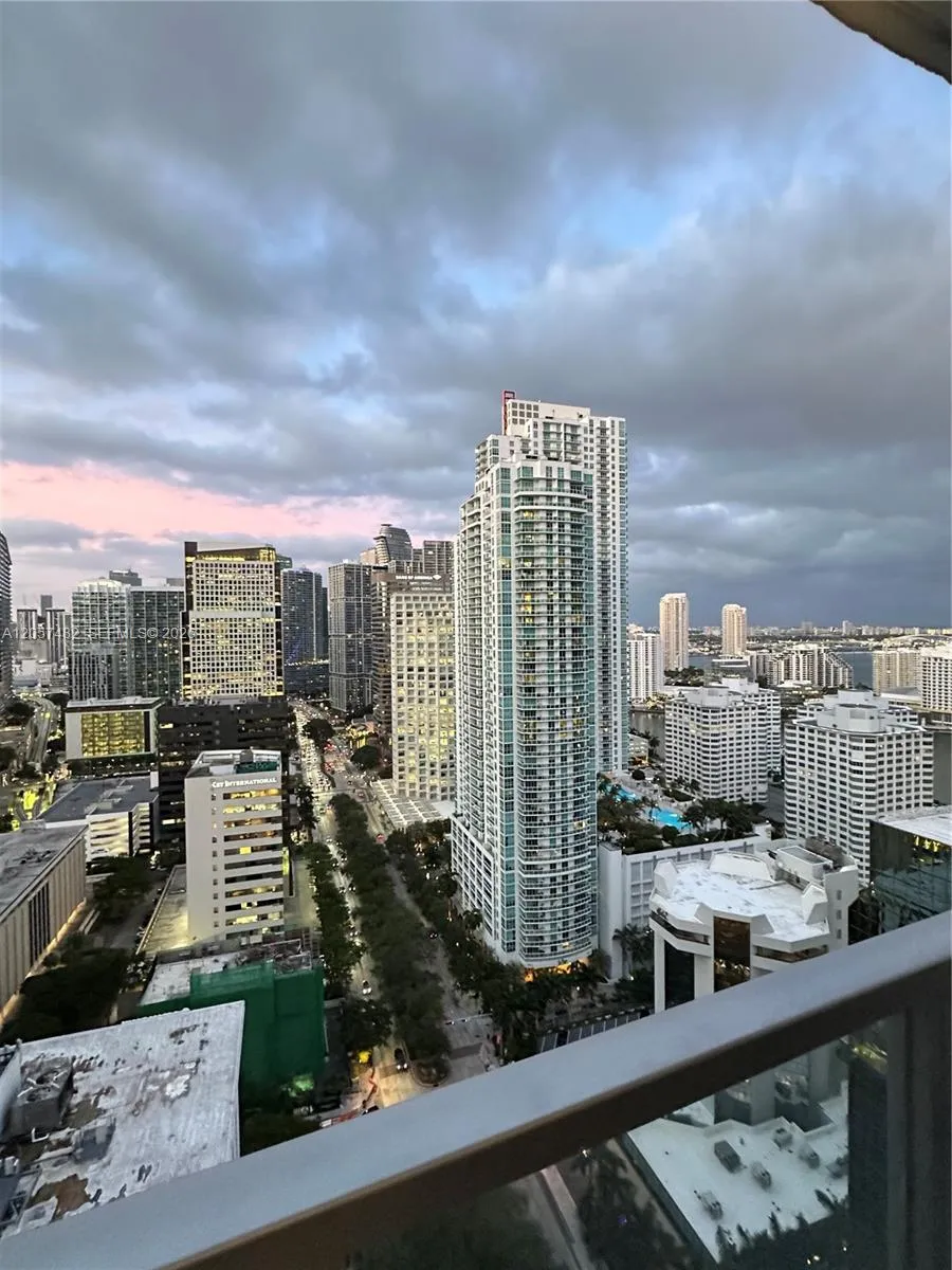 1060 E BRICKELL AV #3001 Miami, FL 33131