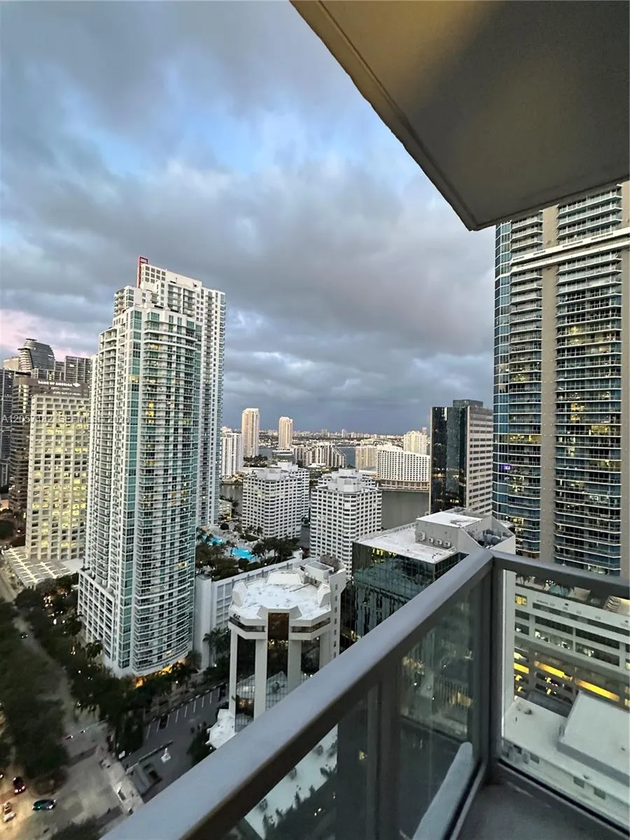1060 E BRICKELL AV #3001 Miami, FL 33131