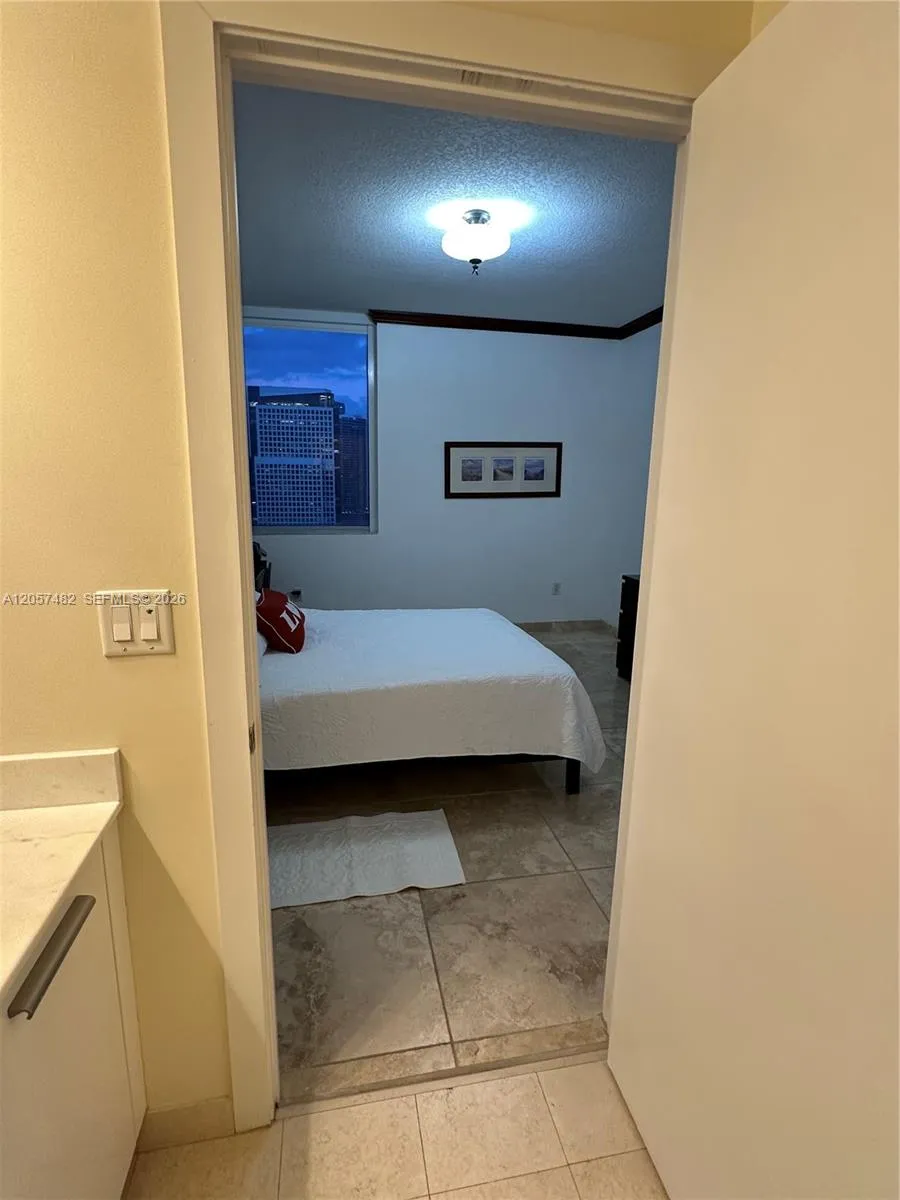 1060 E BRICKELL AV #3001 Miami, FL 33131