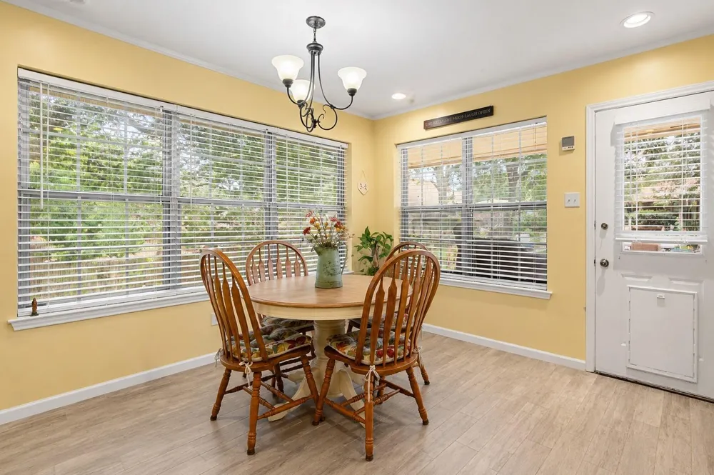 1450 Pleasant Valley Drive Huntsville, TX 77340